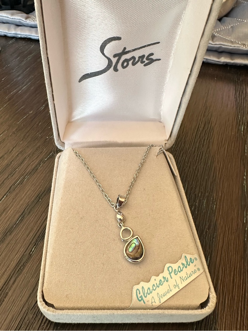 Glacier Pearle teardrop abalone shell pendant necklace - Picture 2 of 4